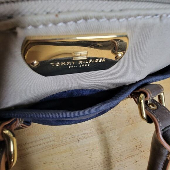 Tommy Hilfiger Small Shopper Handbag Navy Tan - Picture 7 of 16